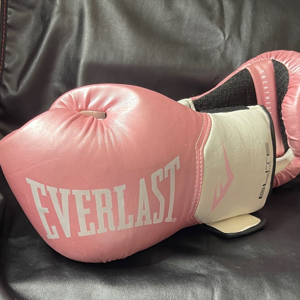What a knockout! Everlast Pink and White Training Gloves 4 boxing 🥊 Girl, fight”